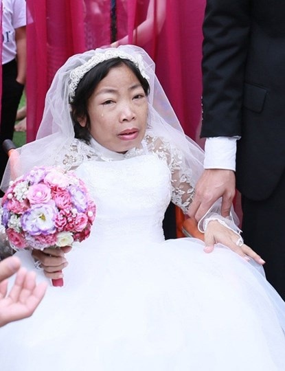 Chuyện tình cổ tích bắt đầu ở một thế giới khác - 4 Nhiều người hy vọng, ở thế giới bên kia, chị Loan và anh Vượng sẽ mãi mãi được hạnh phúc bên nhau