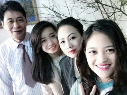 Thùy Anh “Bộ tứ 10A8”: “Bố mẹ tôi có ác cảm với nghệ thuật“ - 3 Gia đình của Thùy Anh. Ảnh: NVCC.
