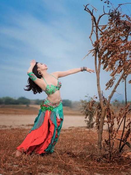 Phiêu cùng vũ khúc bellydance của Hoa khôi tài năng trường Điện ảnh - 3 Hoài Thư
