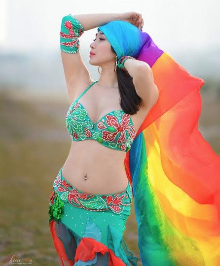 Phiêu cùng vũ khúc bellydance của Hoa khôi tài năng trường Điện ảnh - 13 Hoài Thư
