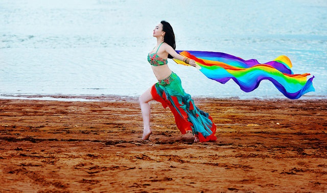 Phiêu cùng vũ khúc bellydance của Hoa khôi tài năng trường Điện ảnh - 11 Hoài Thư