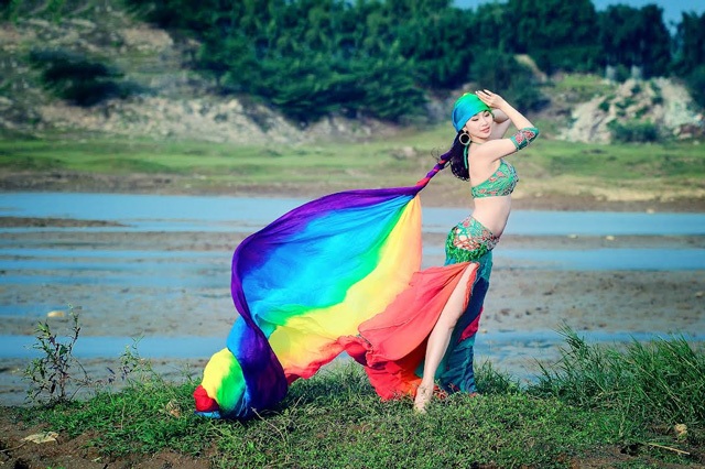 Phiêu cùng vũ khúc bellydance của Hoa khôi tài năng trường Điện ảnh - 9 Hoài Thư