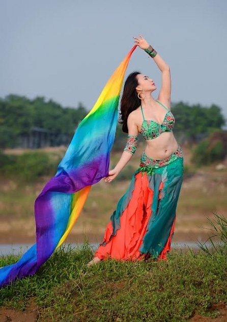 Phiêu cùng vũ khúc bellydance của Hoa khôi tài năng trường Điện ảnh - 6 Hoài Thư