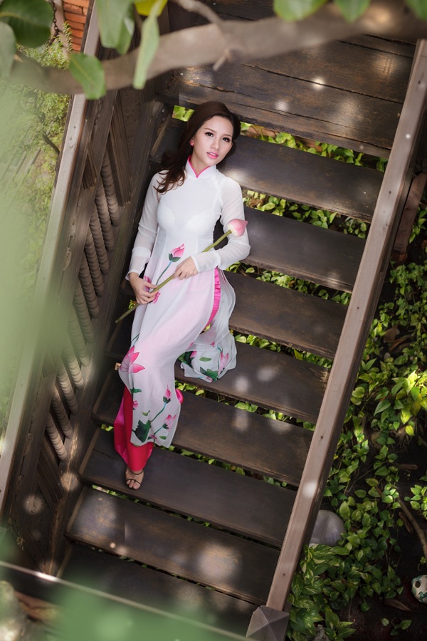 Nữ sinh Sài thành duyên dáng trong tà áo dài trắng - 2 Hoài Thư