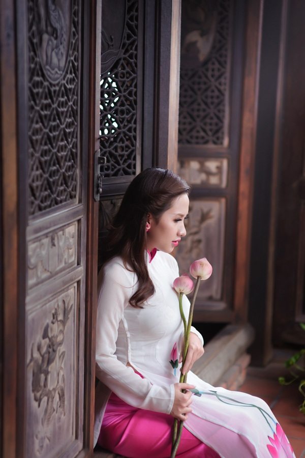 Nữ sinh Sài thành duyên dáng trong tà áo dài trắng - 9 Hoài Thư