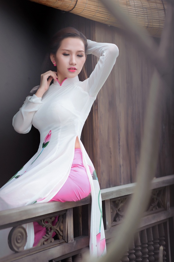 Nữ sinh Sài thành duyên dáng trong tà áo dài trắng - 8 Hoài Thư