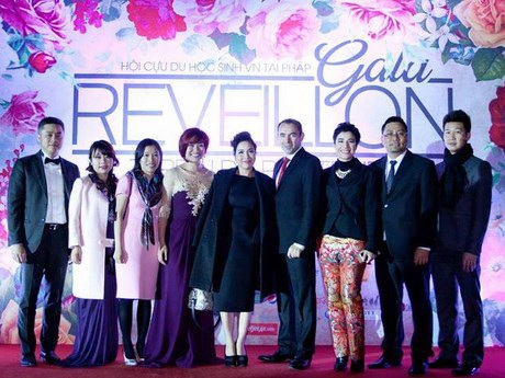 Cựu du học sinh tại Pháp ôn kỷ niệm trong đêm tiệc “Vườn xuân”