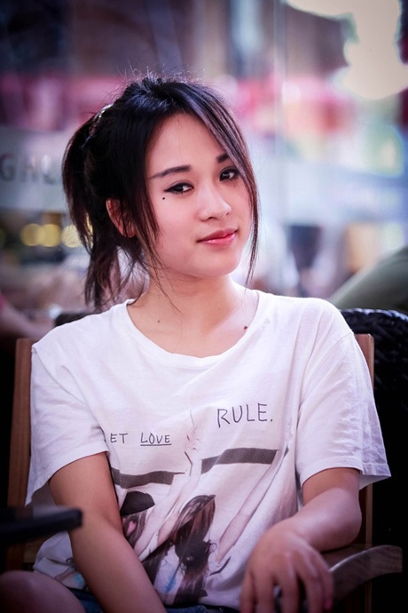 Những hot girl có nhan sắc tỷ lệ nghịch chiều cao - 21 Trong trang phục thường ngày cô nàng cũng rất xinh đẹp và quyến rũ