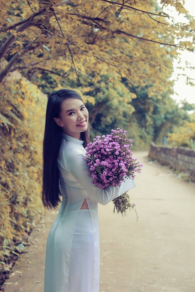 Sinh viên bê tráp và chuyện duyên còn hay mất - 1 Bạn Đặng Phương Hạnh, người đã có thâm niên làm nghề bê tráp.