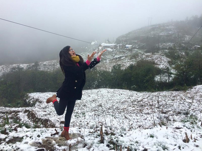 Nhiều bạn nhanh chóng có mặt để được chứng kiến tận mắt cảnh tuyết rơi.