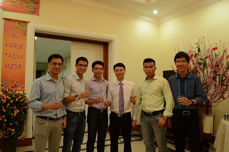 Tết của những người con đất Việt tại Indonesia - 6 Con của những cán bộ công tác tại Đại sứ quán.