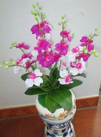 “Con buôn” sinh viên: Buôn bán cũng cần “đanh đá” - 2 Chậu hoa pha lê do Giang tự làm