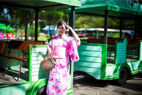 Hoa khôi Ngoại thương khoe dáng yêu kiều trong trang phục Nhật Bản - 2 Hoài Thư