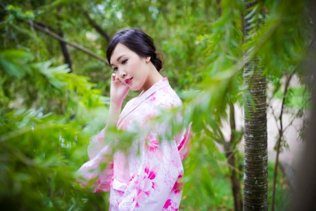 Hoa khôi Ngoại thương khoe dáng yêu kiều trong trang phục Nhật Bản - 8 Hoài Thư