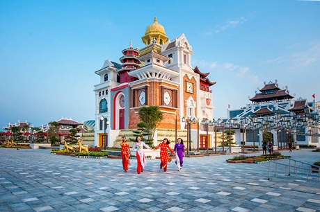 Chiêm ngưỡng thế giới sắc màu lễ hội hoa xuân ở Công viên châu Á - 4 Thưởng hoa ngắm kiệt tác Á châu tại công viên.