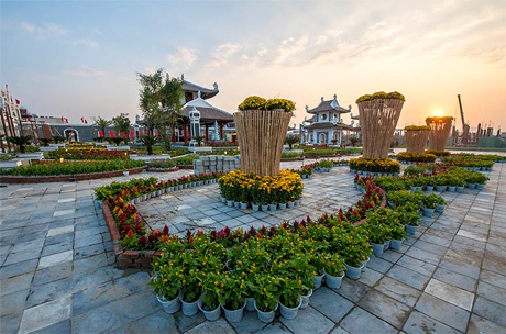 Chiêm ngưỡng thế giới sắc màu lễ hội hoa xuân ở Công viên châu Á - 5 Thưởng hoa ngắm kiệt tác Á châu tại công viên.