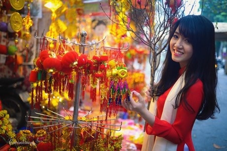 Bộ ảnh thiếu nữ Hà thành rạng rỡ du xuân phố cổ - 11 Thu Lệ