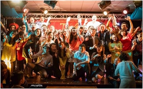 Đêm hội Tết “giao hòa thời gian” của du học sinh Việt tại Grenoble - 13 Lệ Thu – Tuấn Phong