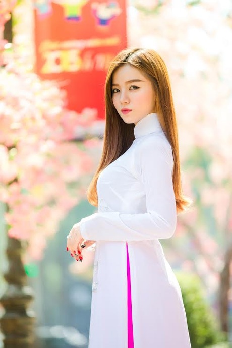 Ngôi sao thời trang Lê Hạ Anh rực rỡ bên mai vàng đón xuân - 3 Hoài Thư