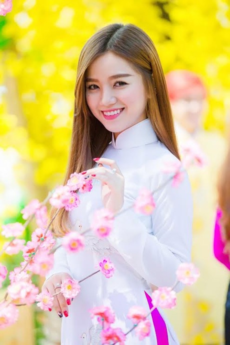Ngôi sao thời trang Lê Hạ Anh rực rỡ bên mai vàng đón xuân - 13 Hoài Thư