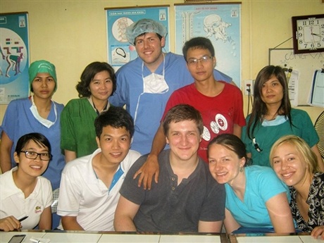 "Hot boy" điển trai, tài năng của ĐH Y Dược Thái Bình - 4 Vũ Hồng Sơn đang là sinh viên năm thứ 6 khoa Y Học Dự Phòng, Đại học Y Dược Thái Bình.