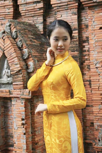 Nữ sinh Ngoại thương xinh đẹp với khát khao thử thách chính mình - 12 Hoài Thư