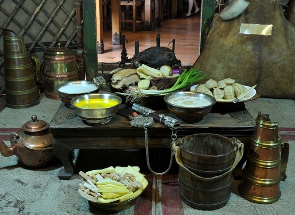 Du học sinh Việt kể chuyện Tết ở xứ sở... "cừu đông hơn người" - 5 Ẩm thực truyền thống trong mâm cỗ ngày Tết tại Mông Cổ.