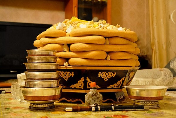Du học sinh Việt kể chuyện Tết ở xứ sở... "cừu đông hơn người" - 6 Bánh buuz là loại bánh nhân thịt cừu gần giống bánh bao.