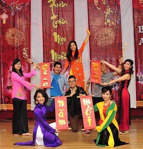 Tiết mục mở màn chúc mừng năm mới “Xuân và tuổi trẻ”