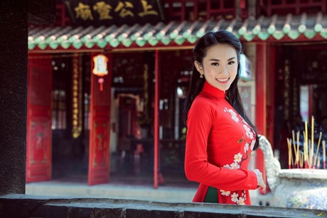 “Mỹ nữ” dancesport 9X duyên dáng trong tà áo dài đón Xuân - 9 Hoài Thư