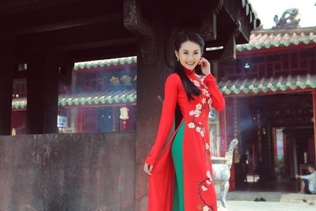 “Mỹ nữ” dancesport 9X duyên dáng trong tà áo dài đón Xuân - 12 Hoài Thư