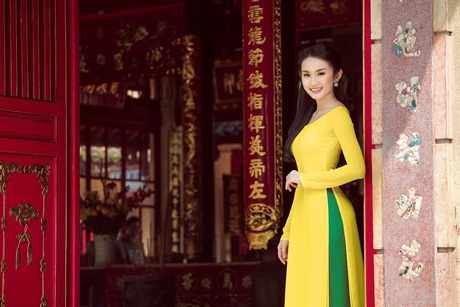 “Mỹ nữ” dancesport 9X duyên dáng trong tà áo dài đón Xuân - 3 Hoài Thư