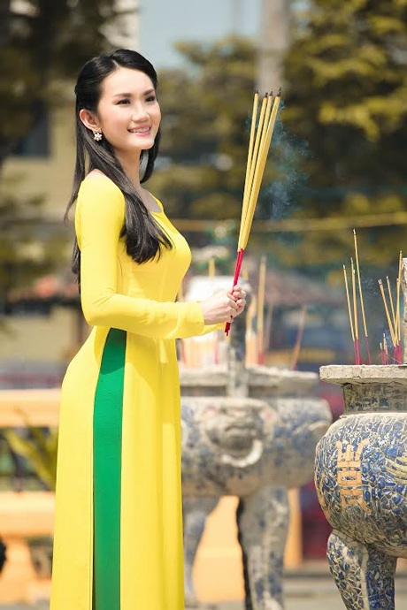 “Mỹ nữ” dancesport 9X duyên dáng trong tà áo dài đón Xuân - 1 Hoài Thư