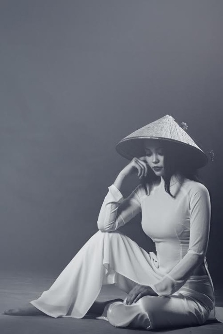 Ngắm bộ ảnh Xuân độc, lạ của Hoa khôi Nội vụ - 9 Hoài Thư