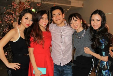 Thiếu nữ Việt xúng xính dự tiệc “Tết tình yêu” tại New York - 1 Thiếu nữ Việt xúng xính dự tiệc “Tết tình yêu” tại New York