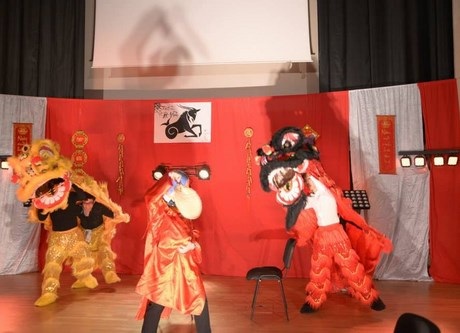 Du học sinh Việt thành phố Rennes múa lân rồng đón Giao thừa - 3 Màn múa lân rồng được chuẩn bị công phu cách đây hơn 1 tháng.