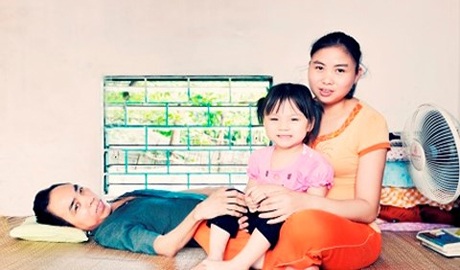 Hạnh phúc mỉm cười với cảnh "cọc đi tìm trâu" tật nguyền - 1 Gia đình hạnh phúc của anh Tuấn - chị Thư.