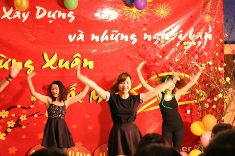 “Tết Xây dựng” tại Thủ đô Paris - 5 Nhảy hiện đại.