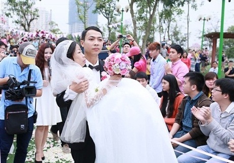 Câu chuyện tình của anh Vượng - chị Loan đã trở thành cổ tích giữa đời thường.