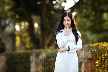 Nữ sinh Hà thành duyên dáng trong tà áo dài tinh khôi - 10 Hoài Thư