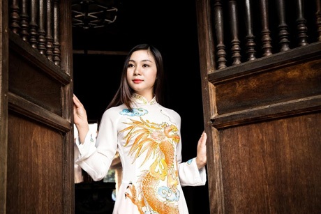 Hoa khôi Sông Lam Nghệ An dịu dàng trong tà áo dài - 1 Hoa khôi Sông Lam Nghệ An dịu dàng trong tà áo dài
