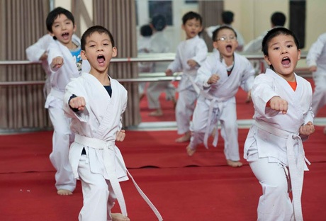 Tưng bừng học bổng tại trường tiểu học Công nghệ giáo dục HN - 7 Được xem là trường Tiểu học thực nghiệm chất