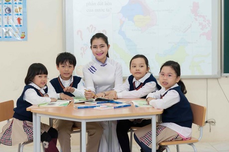 Tưng bừng học bổng tại trường tiểu học Công nghệ giáo dục HN - 2 Được xem là trường Tiểu học thực nghiệm chất