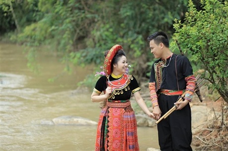 Bộ ảnh cưới độc đáo trên công trường của hai kỹ sư - 15 Theo