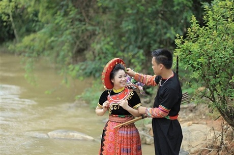 Bộ ảnh cưới độc đáo trên công trường của hai kỹ sư - 16 Theo