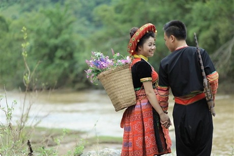 Bộ ảnh cưới độc đáo trên công trường của hai kỹ sư - 12 Đến nay, quả ngọt tình yêu của hai người đã đơm hoa kết trái khi Hiền đã mang bầu 8 tháng.