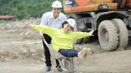 Những chuyện tình đẹp trên công trường thủy điện - 2 Ảnh cưới của vợ chồng kỹ sư Nhất - Hiền.