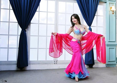 Cô giáo 9x quyến rũ trải lòng về đam mê múa bụng - 6 Dư Ngân đã đến với bellydance như duyên số.