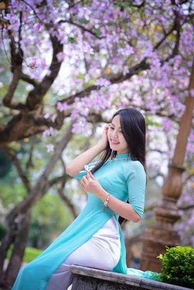 Nữ giáo viên 9x dịu dàng trên phố hoa ban - 8 Hoài Thư