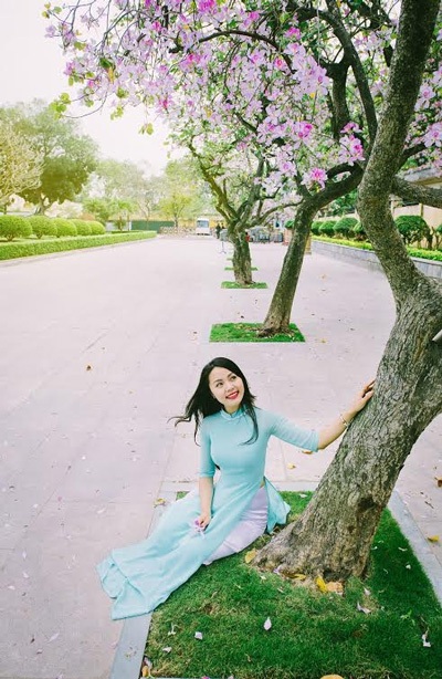 Nữ giáo viên 9x dịu dàng trên phố hoa ban - 11 Hoài Thư